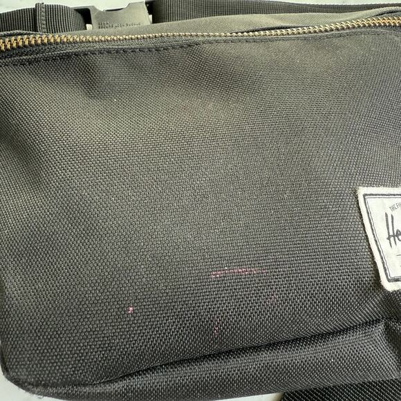 Herschel Supply Co. Unisex Black Hip Pack Belt Bag 9x7” Adjustable - Picture 8 of 9